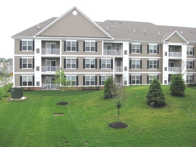 3223 Edward Stec Blvd in Edison, NJ - Foto de edificio - Building Photo