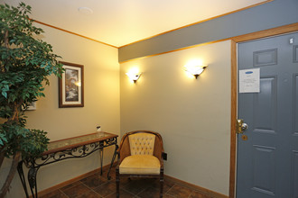 Superior Apartments in Michigan City, IN - Foto de edificio - Interior Photo