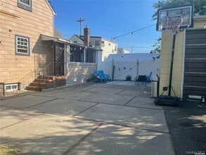 25 Grand St in Franklin Square, NY - Building Photo - Building Photo