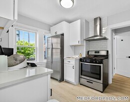 254 Main St, Unit 1 in Medford, MA - Building Photo