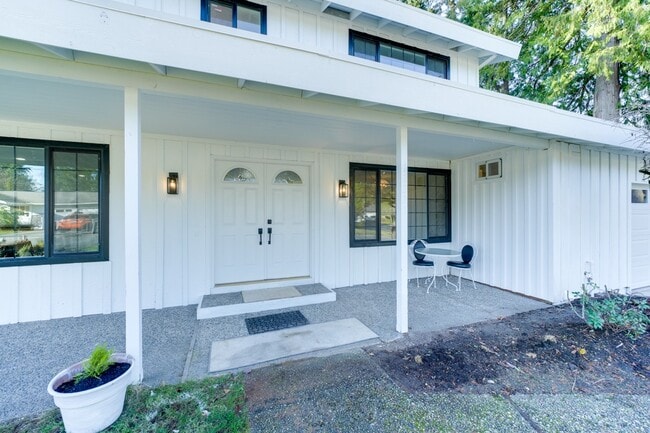 12225 105th Ave NE in Kirkland, WA - Building Photo - Building Photo