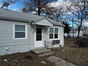 810 S Crestway St in Wichita, KS - Building Photo - Building Photo