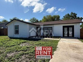 7330 Glen Cross Dr in San Antonio, TX - Building Photo