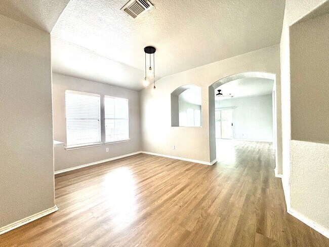 6615 Carlsbad Rio in San Antonio, TX - Building Photo - Building Photo