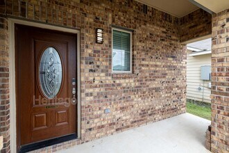 10238 Midsummer Meadow in Converse, TX - Building Photo - Building Photo