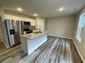 1113 Yuma St in Manhattan, KS - Building Photo - Building Photo