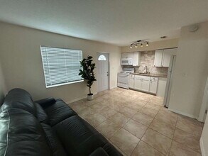 692 73rd Ave N in St. Petersburg, FL - Building Photo - Building Photo