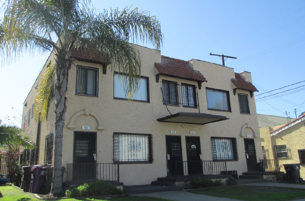 520 E 17th St in Long Beach, CA - Building Photo