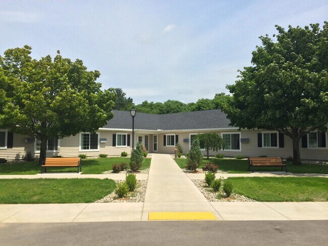 228 Dewitt Ave in Fremont, MI - Building Photo - Building Photo