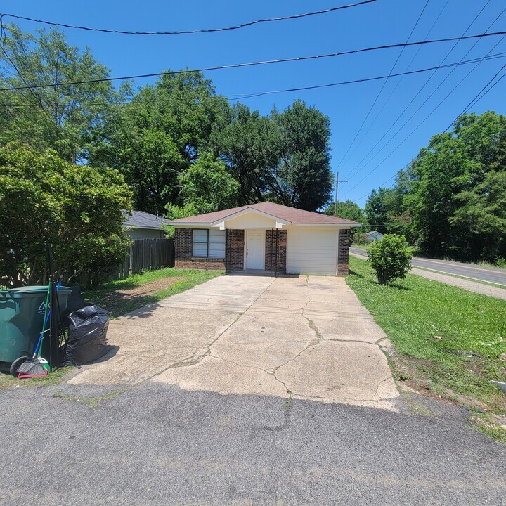 3713 Gayton St in Monroe, LA - Building Photo