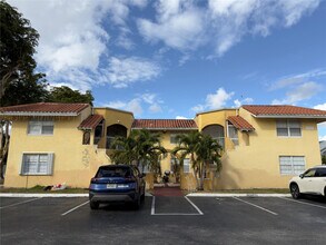 15675 SW 74th Cir Dr in Miami, FL - Building Photo - Building Photo