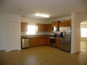 1300 Lexington Square SW in Vero Beach, FL - Building Photo - Building Photo