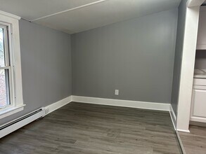 405 Prospect St in Southington, CT - Building Photo - Building Photo