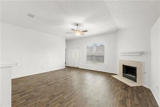 10912 Fawn Valley Dr in Fort Worth, TX - Building Photo - Building Photo