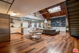 1046 Princeton Dr in Marina Del Rey, CA - Building Photo - Building Photo