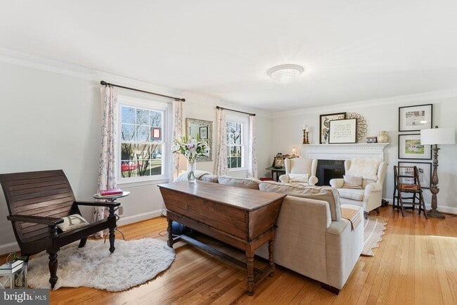 7001 Arbor Ln in McLean, VA - Building Photo - Building Photo