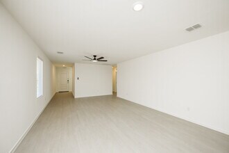 1227 Maple St, Unit 0703 in Wilmer, TX - Building Photo - Building Photo