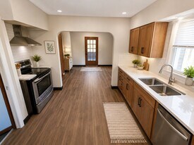 4262 W 62nd St in Cleveland, OH - Building Photo