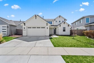 6245 S Hill Farm Way in Meridian, ID - Building Photo - Building Photo