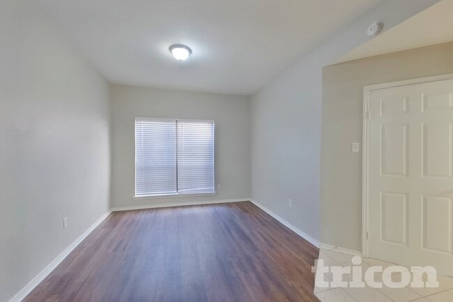 3521 Kirby Creek Dr in Grand Prairie, TX - Building Photo - Building Photo