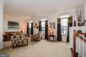 3321 Eagle Ridge Dr in Woodbridge, VA - Building Photo - Building Photo