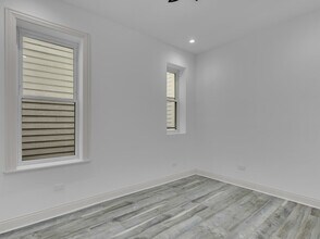 2109 N Spaulding Ave in Chicago, IL - Building Photo - Building Photo