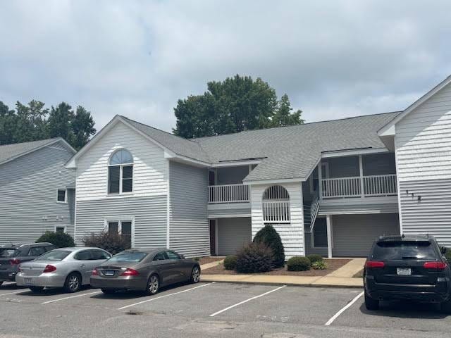 property at 112 W Victoria Ct