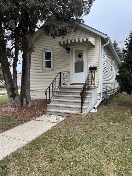 7301 39th Ave in Kenosha, WI - Building Photo