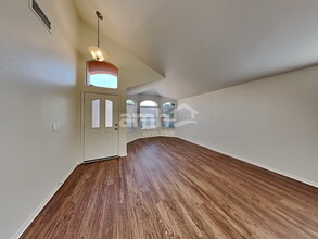7521 W Kerry Ln in Glendale, AZ - Building Photo - Building Photo
