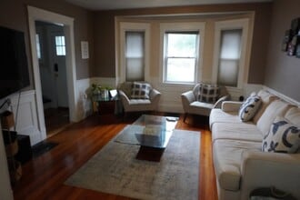 42 Richardson Ave in Wakefield, MA - Building Photo - Building Photo