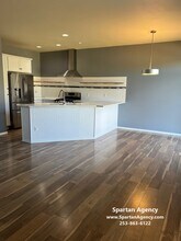 18302 114th Ave E in Puyallup, WA - Foto de edificio - Building Photo