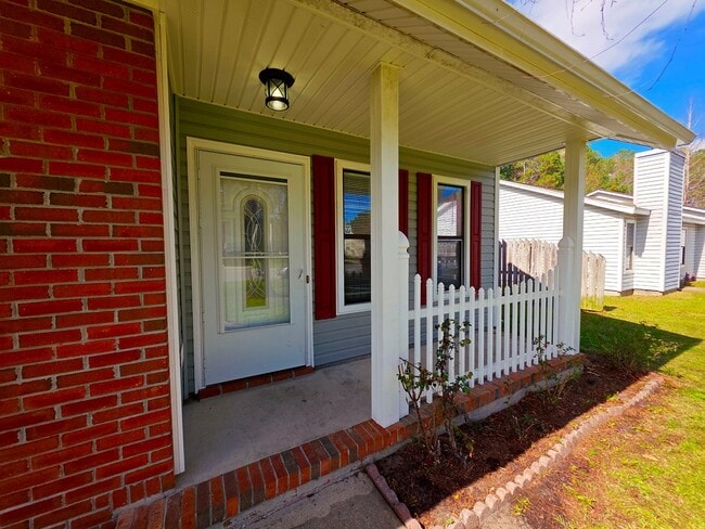 1035 Spring Villa Dr in Jacksonville, NC - Building Photo - Building Photo