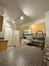 8050 N Nob Hill Rd in Tamarac, FL - Building Photo - Building Photo