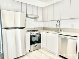 316 S Mariposa Ave in Los Angeles, CA - Building Photo