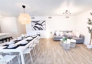 6969 Paddington Way in Las Vegas, NV - Building Photo - Building Photo