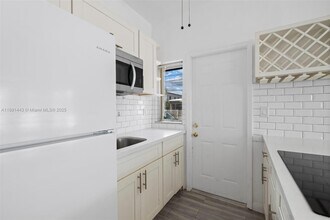 8135 Crespi Blvd in Miami Beach, FL - Building Photo - Building Photo