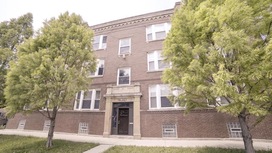 1904 N Lawndale Ave in Chicago, IL - Building Photo
