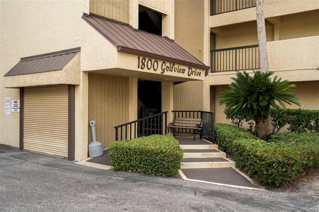 1817 Golf View Dr in Tarpon Springs, FL - Building Photo