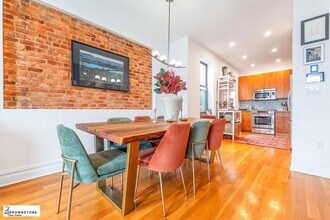 203 Luquer St, Unit 4B in Brooklyn, NY - Building Photo - Building Photo