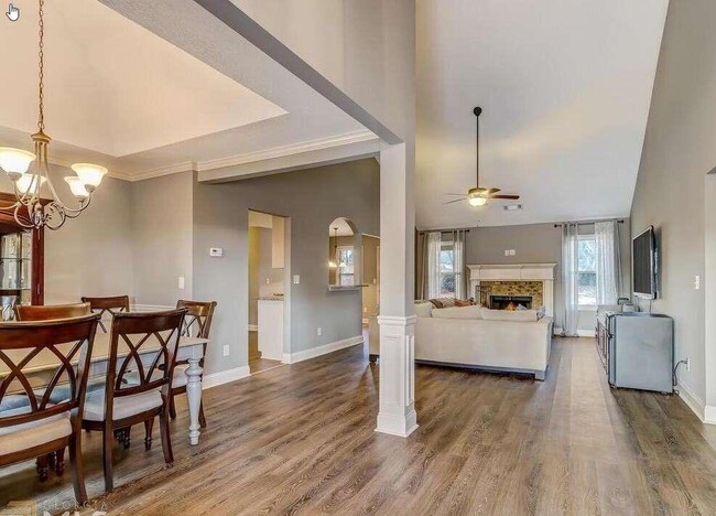 511 Lena Dr in Hoschton, GA - Building Photo - Building Photo