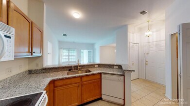 2802 S Knightsbridge Cir in Ann Arbor, MI - Building Photo - Building Photo