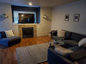 3845 SE Mall St in Portland, OR - Building Photo - Building Photo