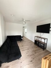 2213 Holton St in Tallahassee, FL - Building Photo - Building Photo