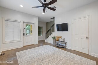 701 W Taft St, Unit 7 in Lafayette, LA - Building Photo - Building Photo