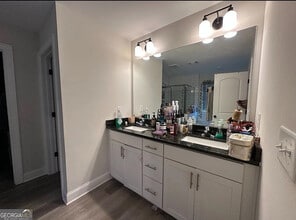 Room in House on Benjamin Dr in Flowery Branch, GA - Building Photo - Building Photo