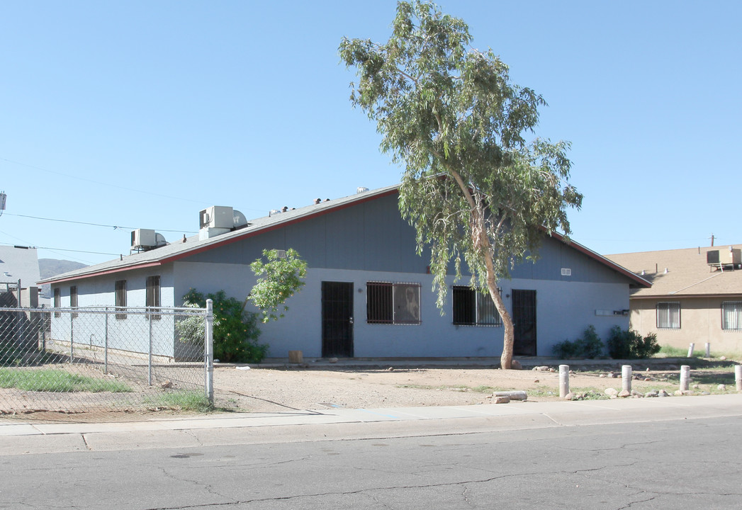 2745 E Chipman Rd in Phoenix, AZ - Building Photo