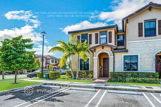 10466 W 33rd Way in Hialeah, FL - Building Photo - Building Photo