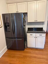 410 E 56th St, Unit Furnished Main House in Savannah, GA - Building Photo - Building Photo
