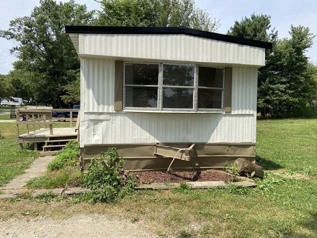 210 Stinson Dr in Bardstown, KY - Building Photo - Building Photo