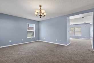 2454 Britney Lakes Ln in Jacksonville, FL - Building Photo - Building Photo